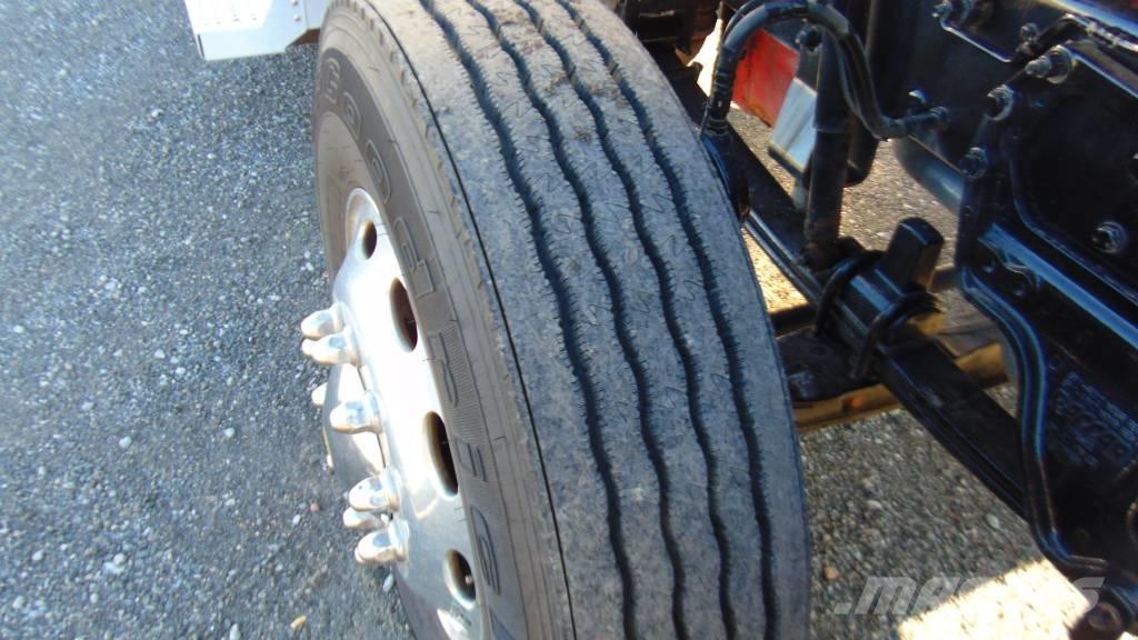 Peterbilt 389 中古トラクターヘッド | トレーラーヘッド