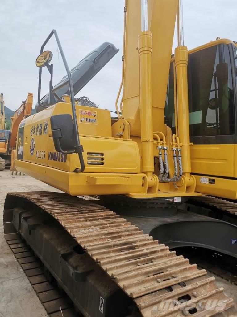 Komatsu PC 200 LC-8 大型油圧ショベル12t以上（パワーショベル・ユンボ）