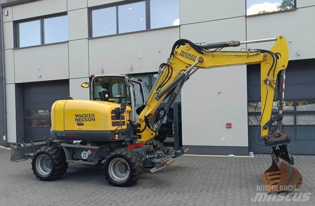Wacker Neuson EW 100 ホイール式油圧ショベル（パワーショベル・ユンボ・バックホー）