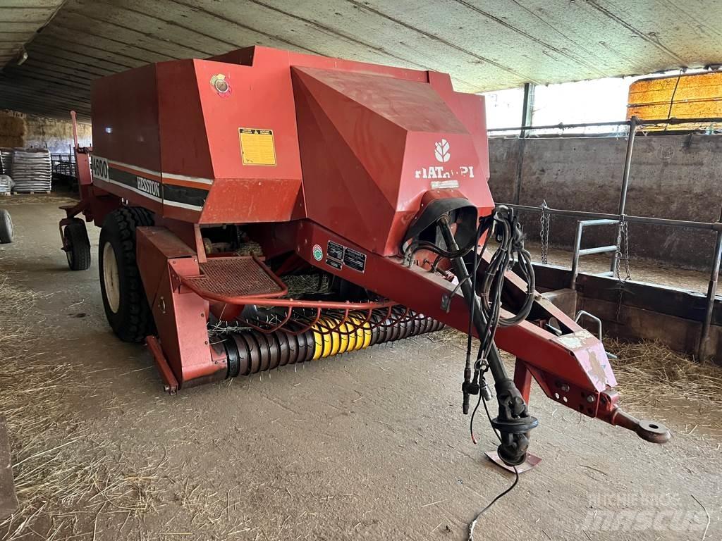 Hesston 4600 スクエアベーラー