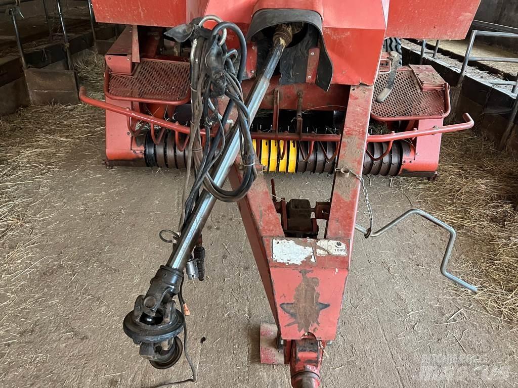 Hesston 4600 スクエアベーラー