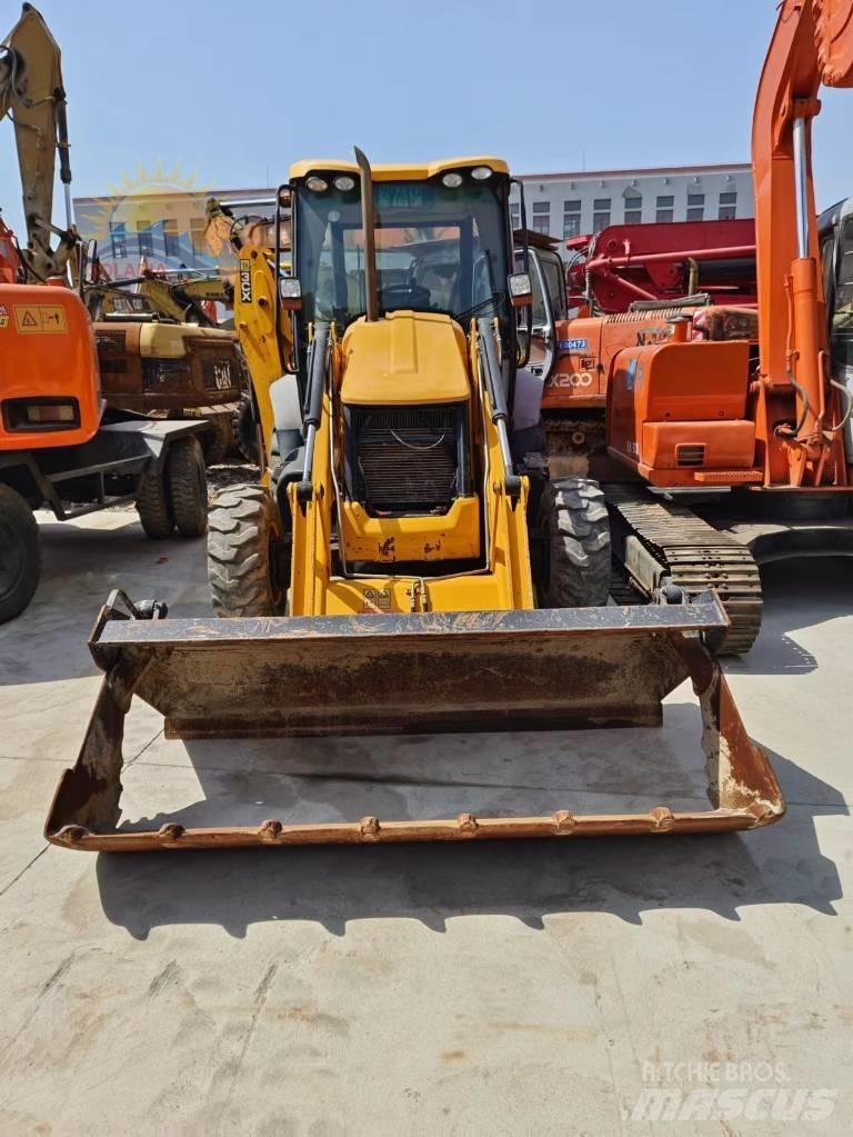 JCB 3CX バックホーローダー