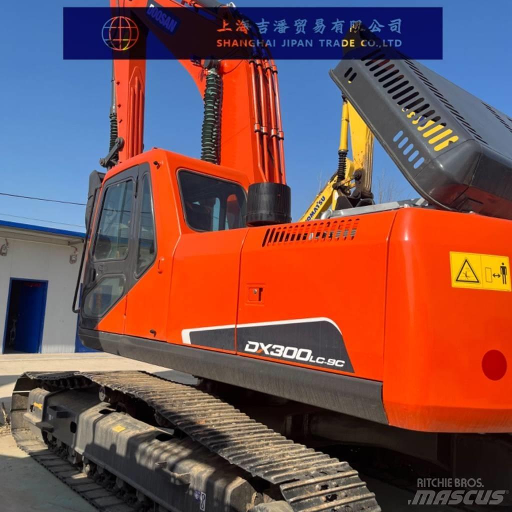 Doosan DX 300 大型油圧ショベル12t以上（パワーショベル・ユンボ）