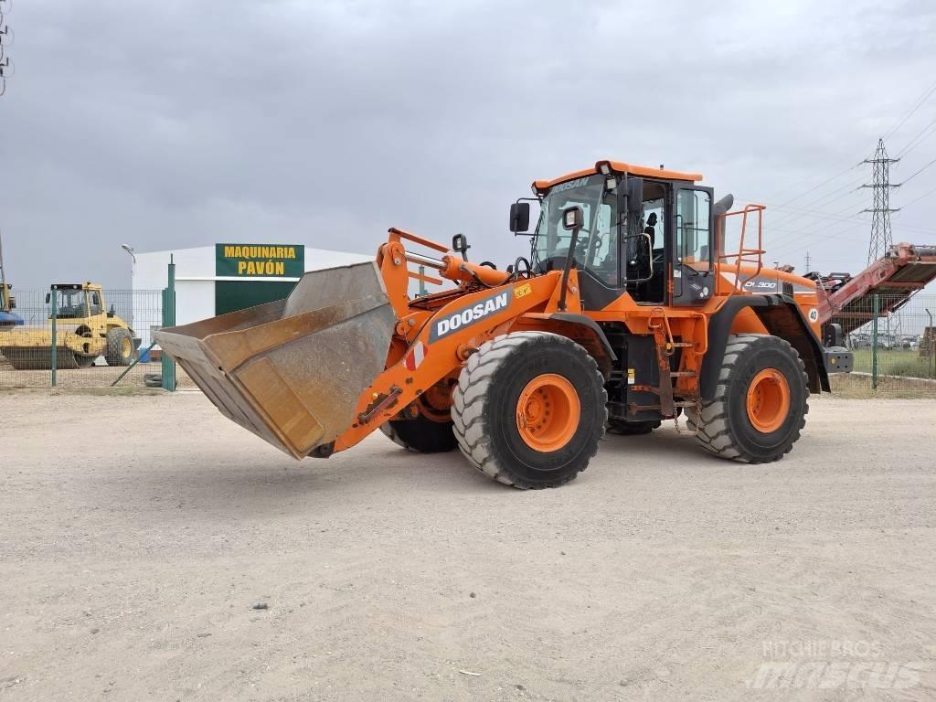 Doosan DL 300-5 ホイールローダー・タイヤショベル