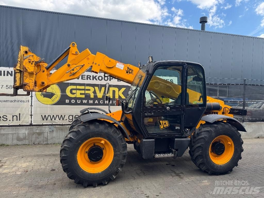 JCB 530-70 super テレスコーピックハンドラー