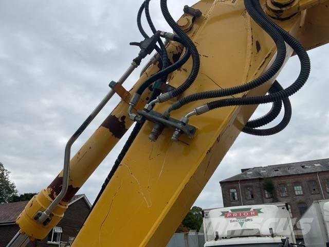 Komatsu PW110MR-11 ホイール式油圧ショベル（パワーショベル・ユンボ・バックホー）