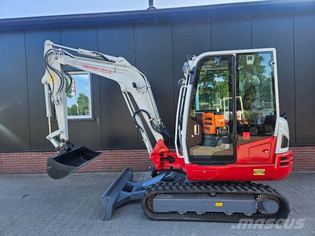Takeuchi TB 240 ミニ油圧ショベル 7t以下（ミニユンボ・ミニディガー）