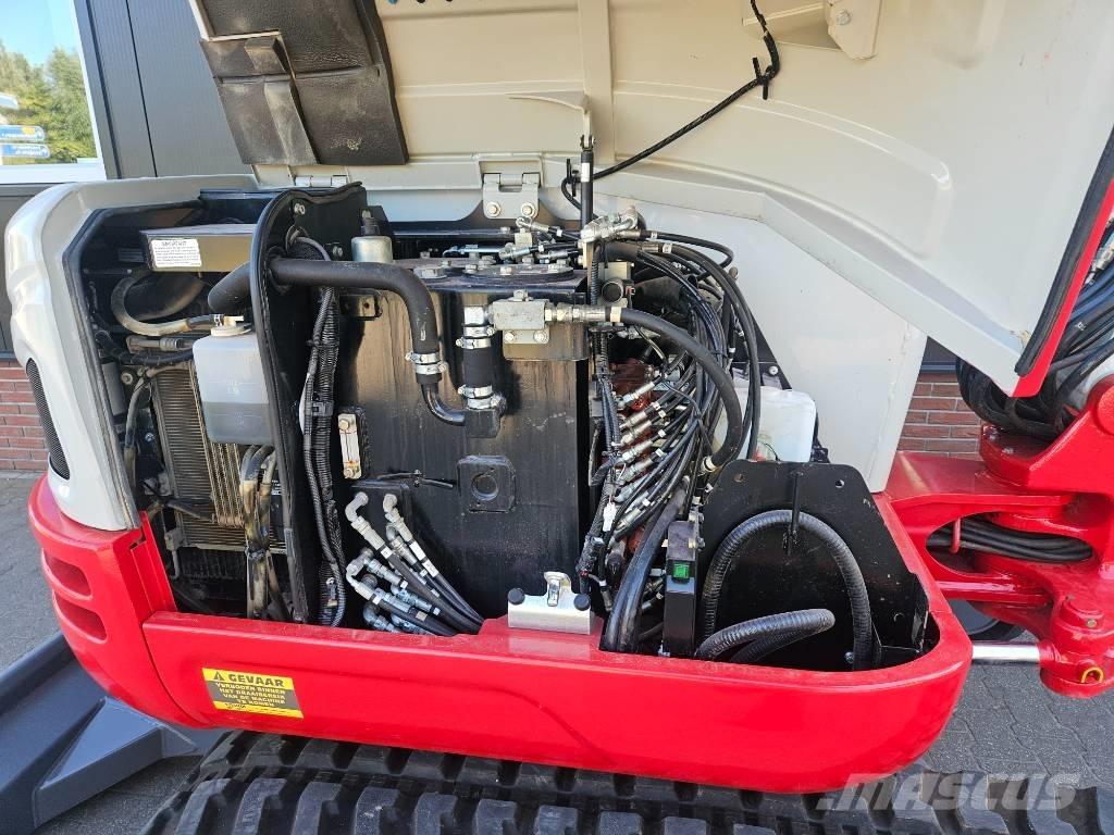 Takeuchi TB 240 ミニ油圧ショベル 7t以下（ミニユンボ・ミニディガー）