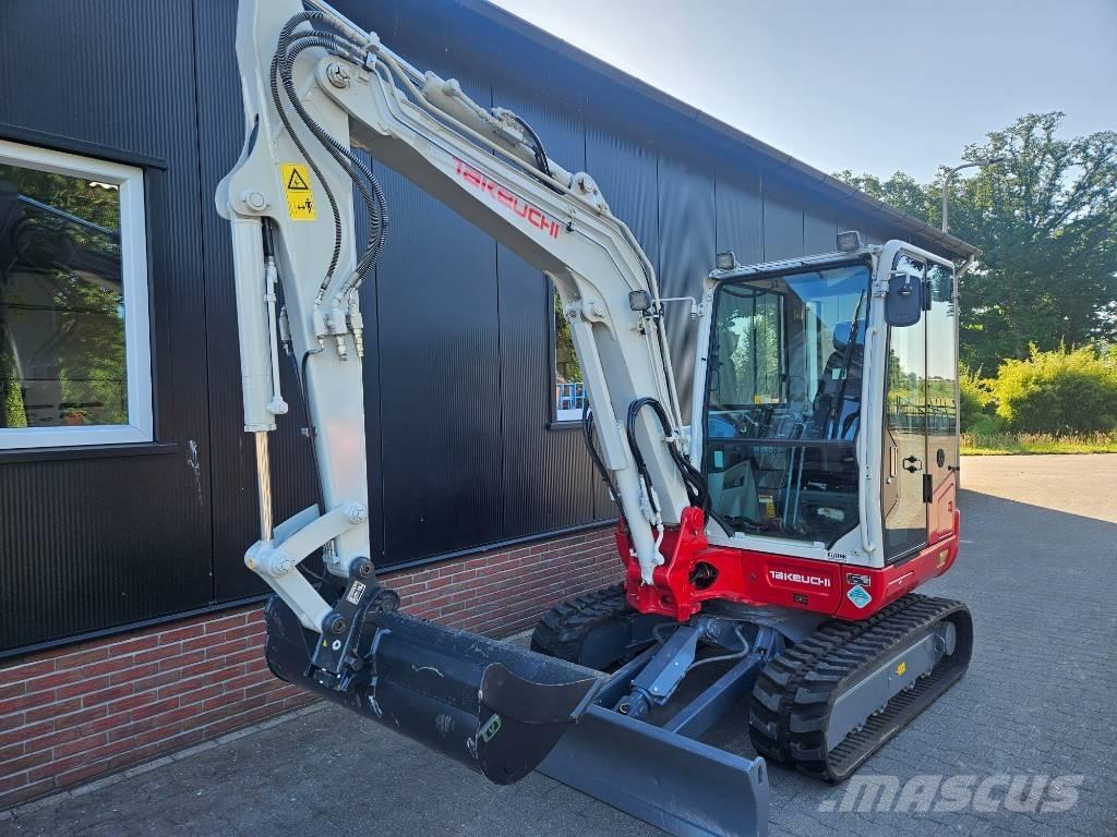 Takeuchi TB 240 ミニ油圧ショベル 7t以下（ミニユンボ・ミニディガー）