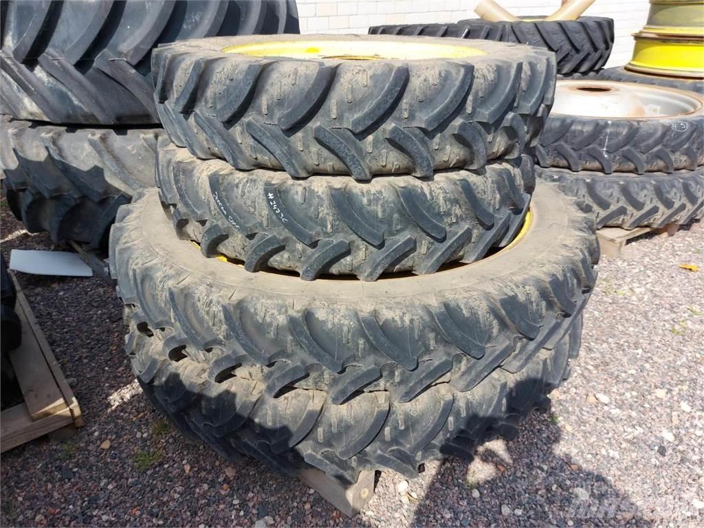 Kleber 270/95R32 タイヤ、ホイル、リム