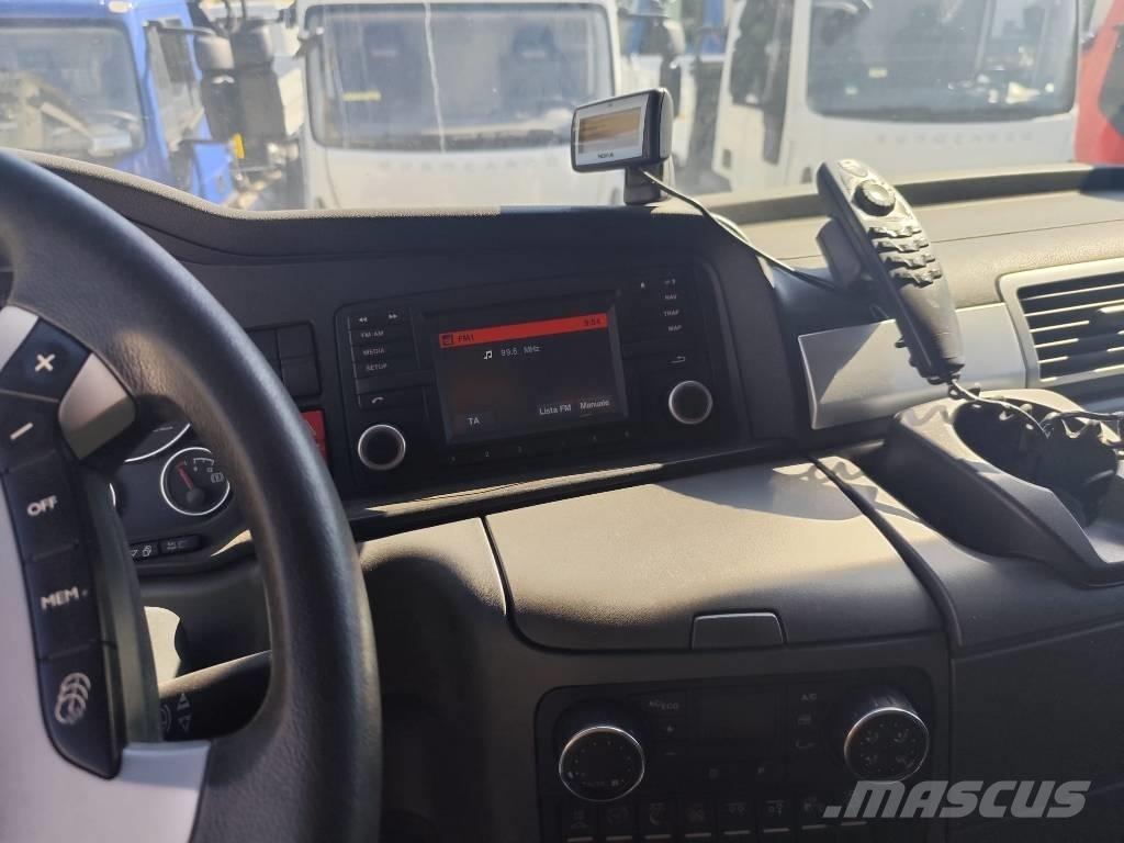 MAN TGX 26.440 平ボディー／ウインチトラック