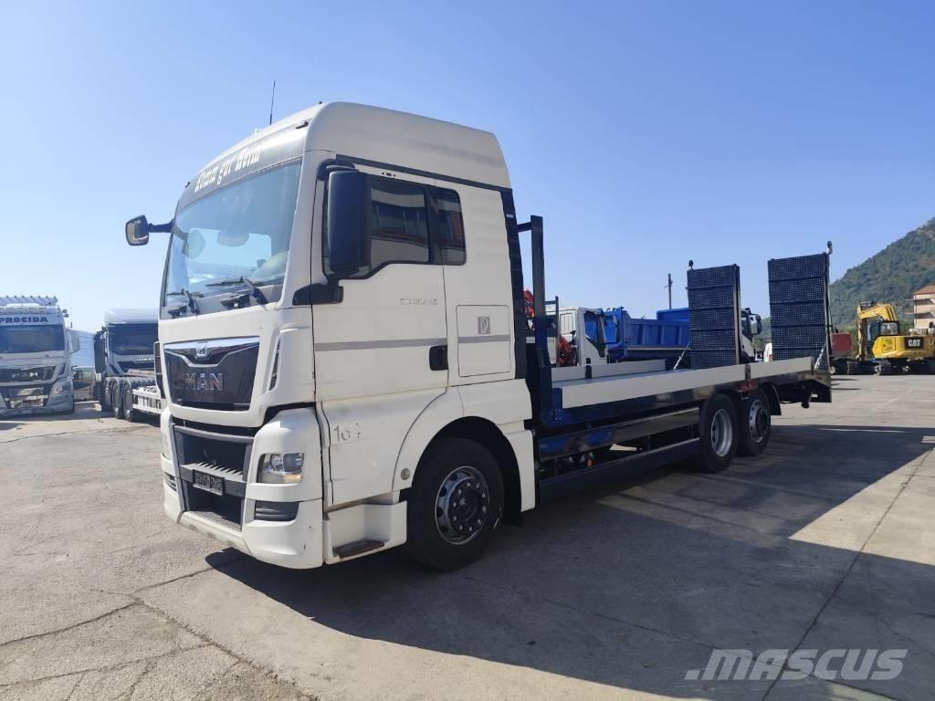 MAN TGX 26.440 平ボディー／ウインチトラック