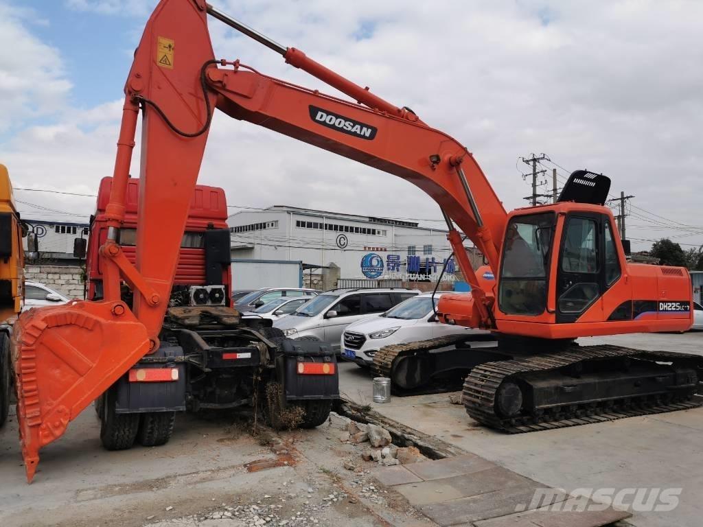 Doosan DH225LC-7 大型油圧ショベル12t以上（パワーショベル・ユンボ）