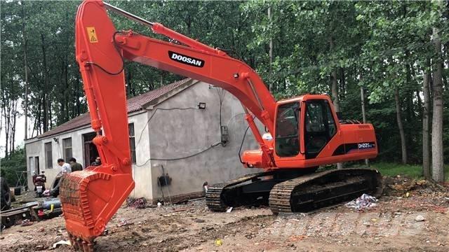 Doosan DH225LC-7 大型油圧ショベル12t以上（パワーショベル・ユンボ）