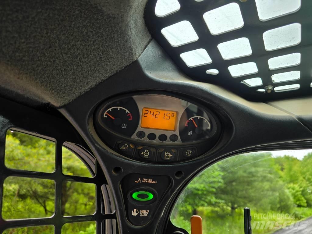Baark T 770 スキッドステアローダー