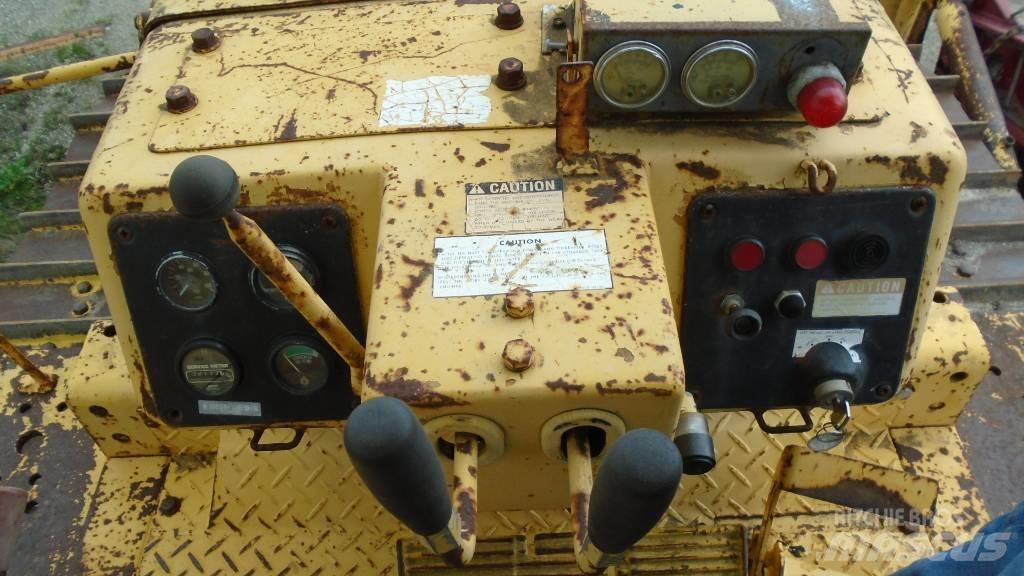 Komatsu D 68 E-1 ブルドーザー