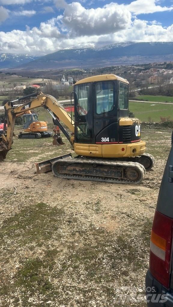 CAT 304 CR ミニ油圧ショベル 7t以下（ミニユンボ・ミニディガー）
