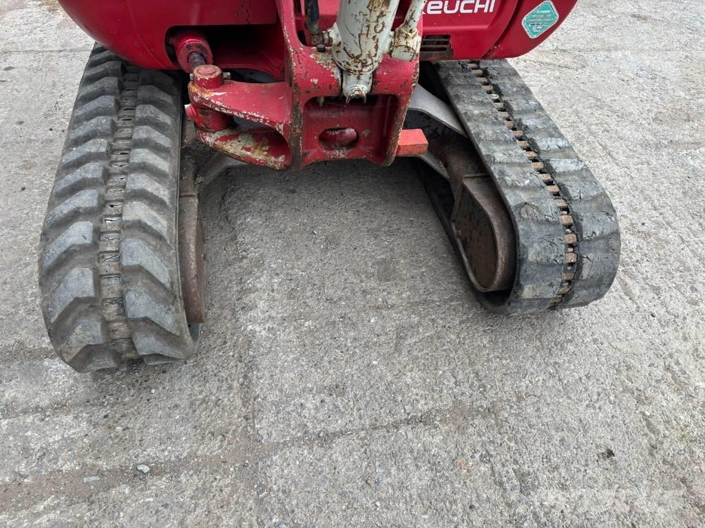 Takeuchi TB 230 ミニ油圧ショベル 7t以下（ミニユンボ・ミニディガー）