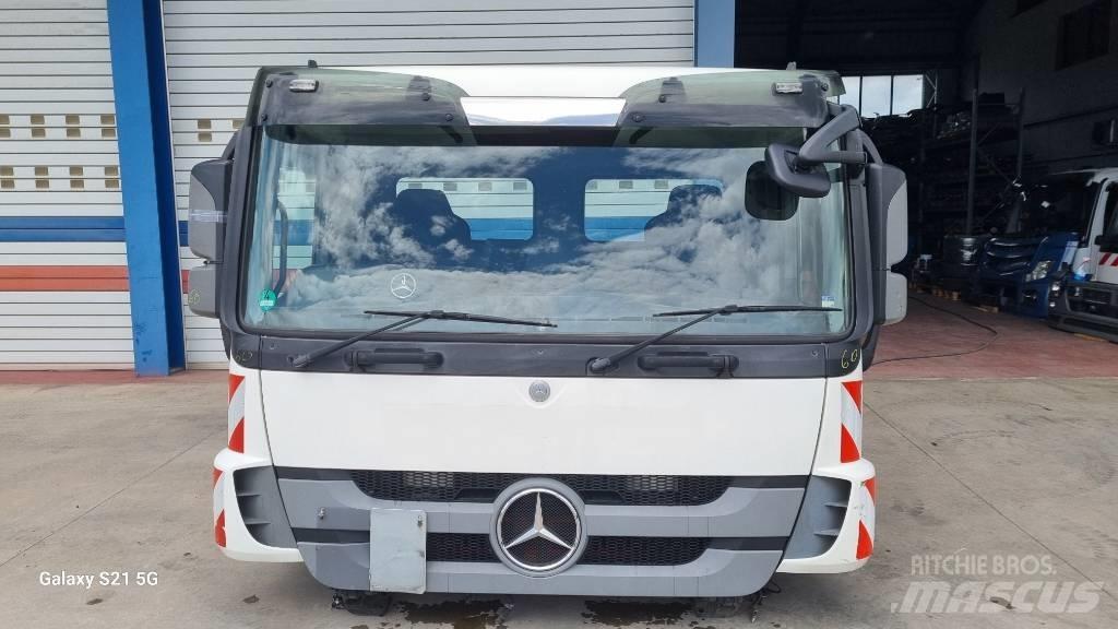 Mercedes-Benz CABIN キャビン及び内装