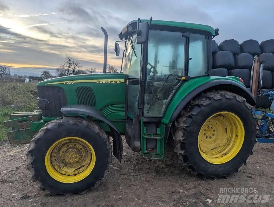 John Deere 6220 SE トラクター