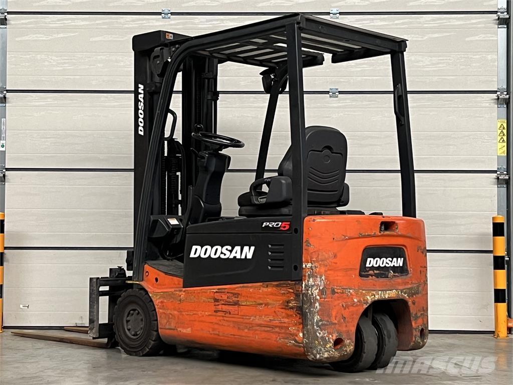 Doosan B18T-5 バッテリーフォークリフト