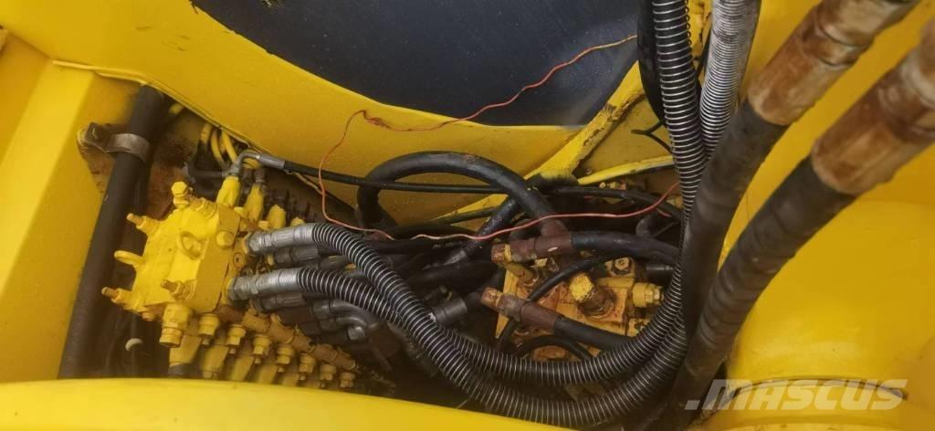 Komatsu PC 60-7 大型油圧ショベル12t以上（パワーショベル・ユンボ）