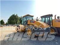 XCMG SX233JE 振動ローラ