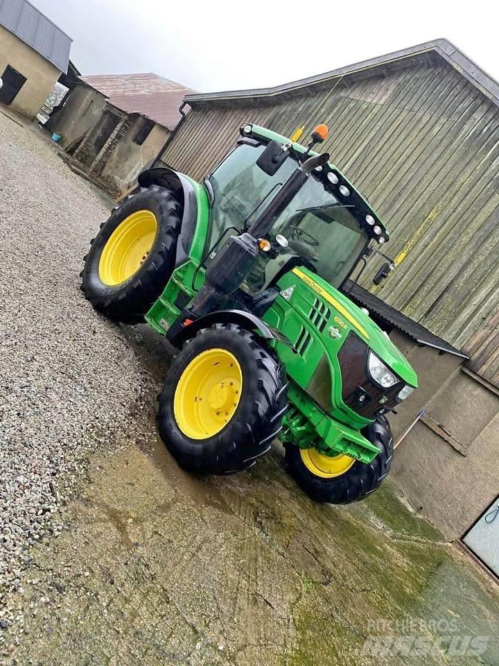 John Deere 6120 R トラクター