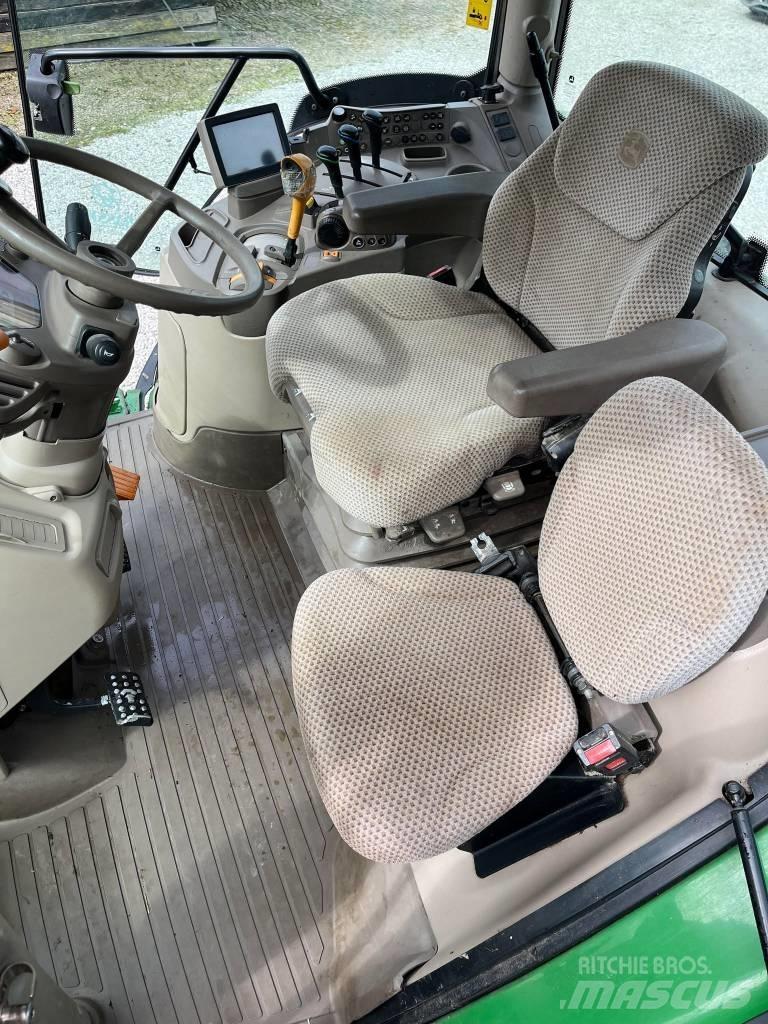 John Deere 6120 R トラクター