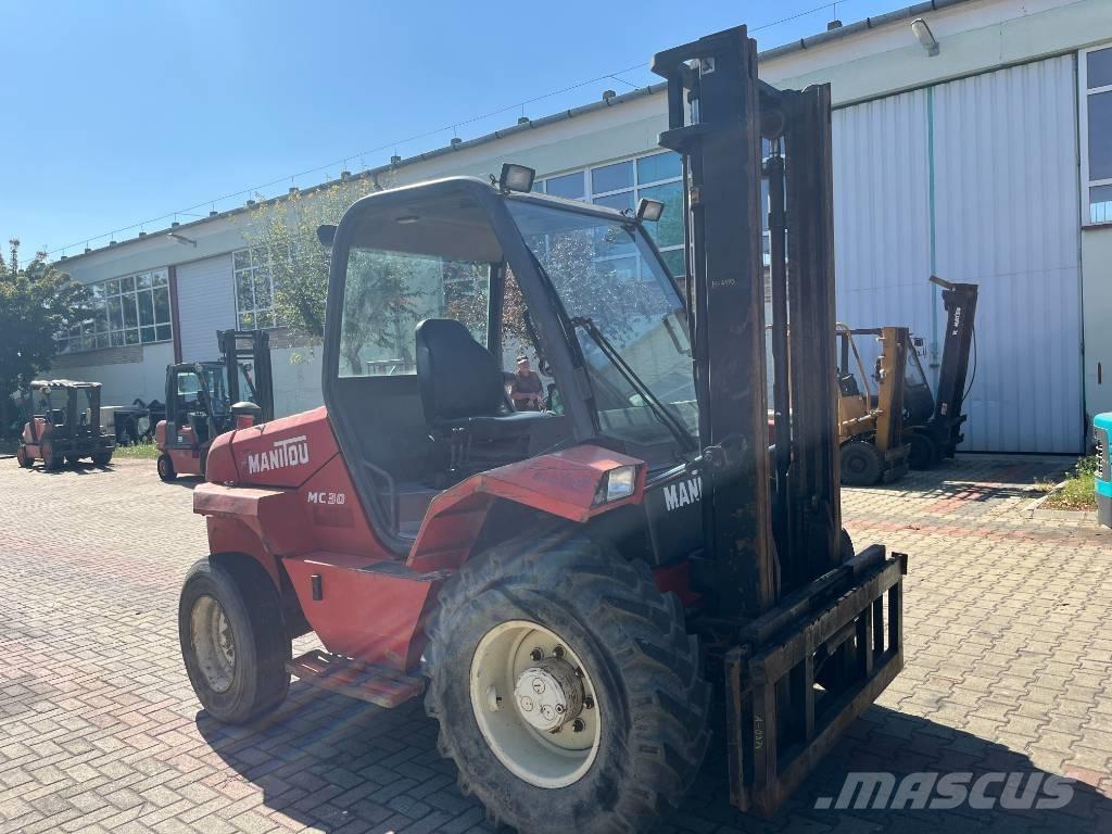 Manitou MC 30 V-4173 ラフターテレントラック
