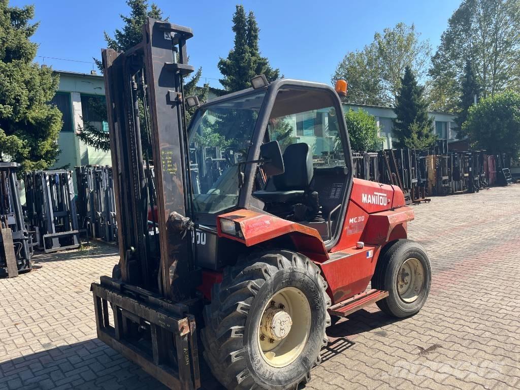 Manitou MC 30 V-4173 ラフターテレントラック