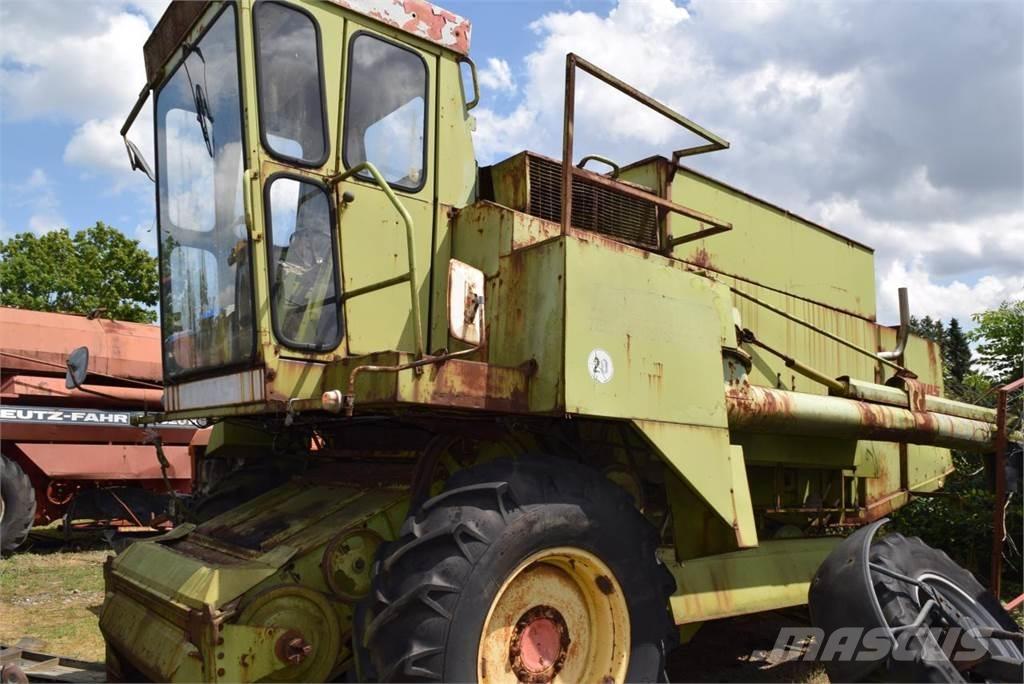 CLAAS Dominator 80 コンバイン