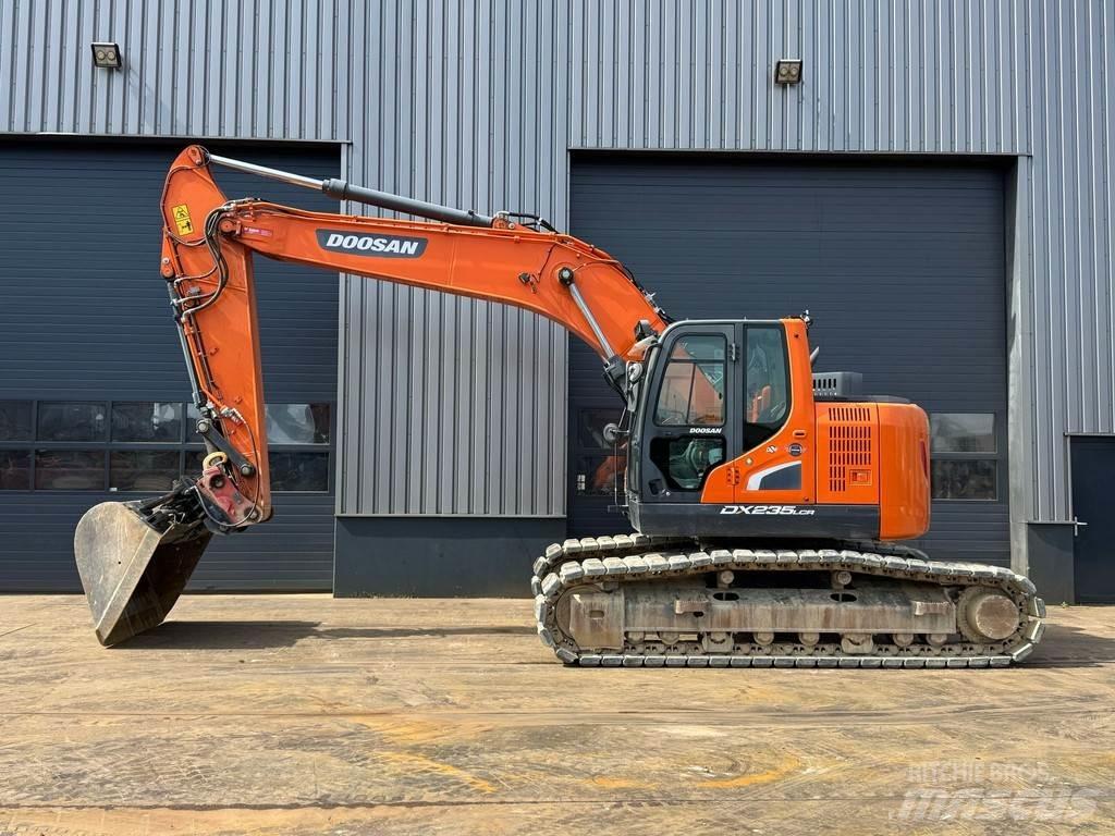 Doosan DX235LCR-5 大型油圧ショベル12t以上（パワーショベル・ユンボ）