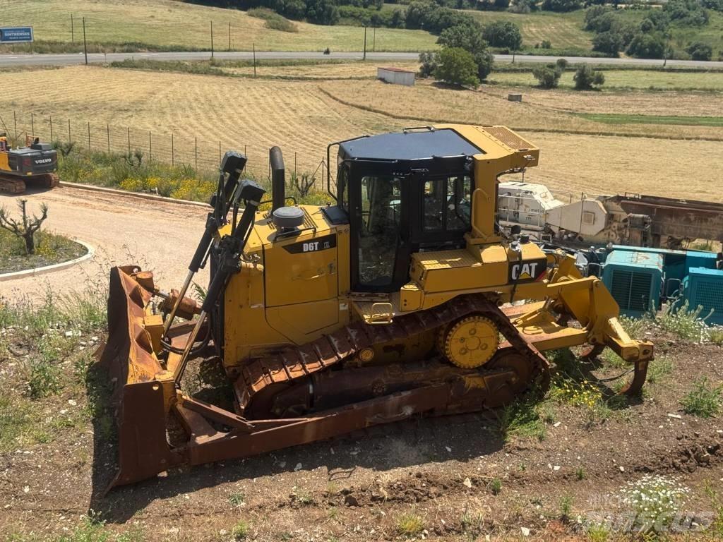 CAT D 6 T XL ブルドーザー