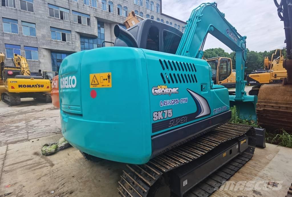 Kobelco SK 75 中型油圧ショベル 7ｔ-12ｔ（ユンボ・パワーショベル・バックホー）