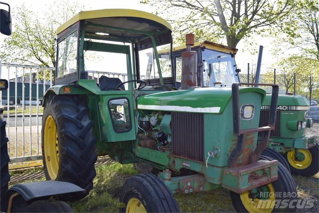 John Deere 2130 トラクター