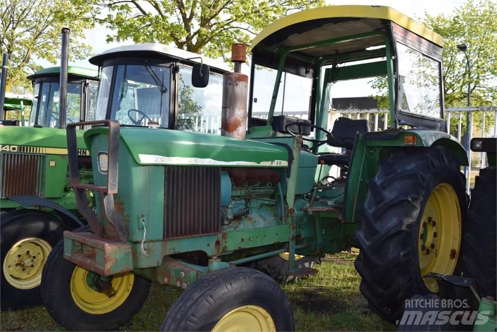 John Deere 2130 トラクター