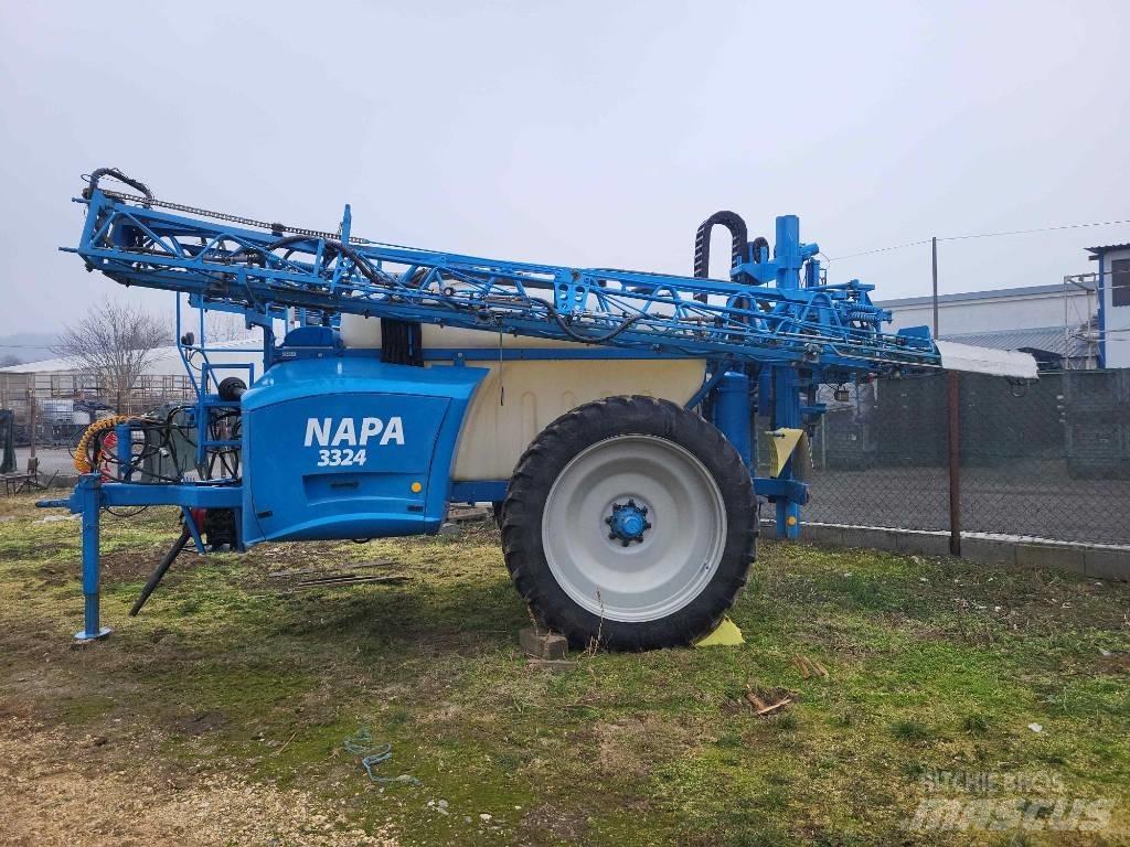 Agrio NAPA 3324 牽引型スプレイヤー