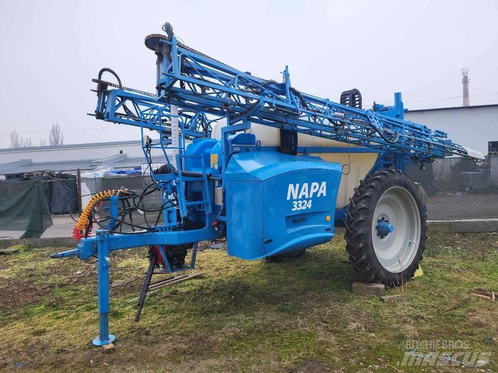 Agrio NAPA 3324 牽引型スプレイヤー