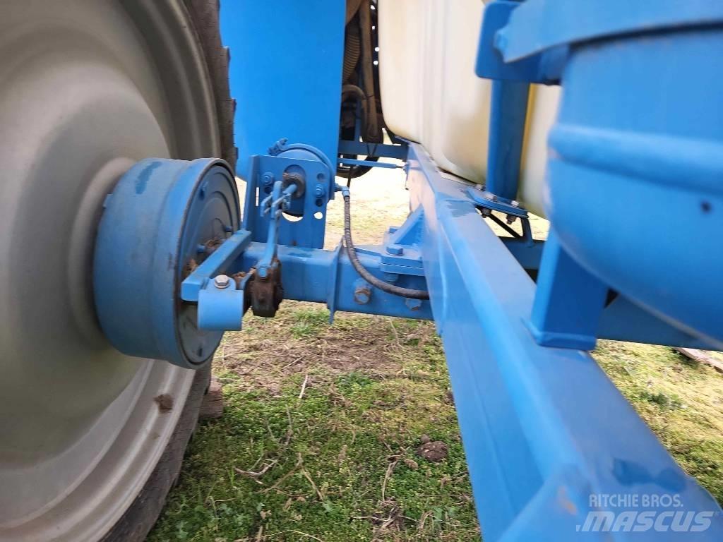Agrio NAPA 3324 牽引型スプレイヤー