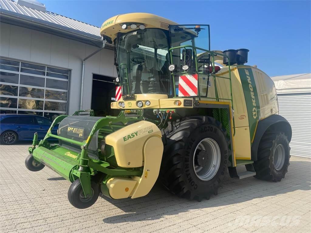 Krone Big X 700 自走式フォレージハーベスター