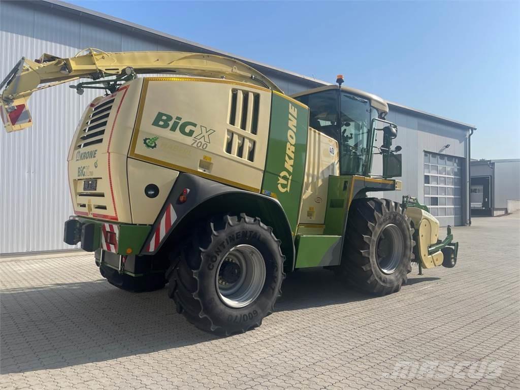 Krone Big X 700 自走式フォレージハーベスター