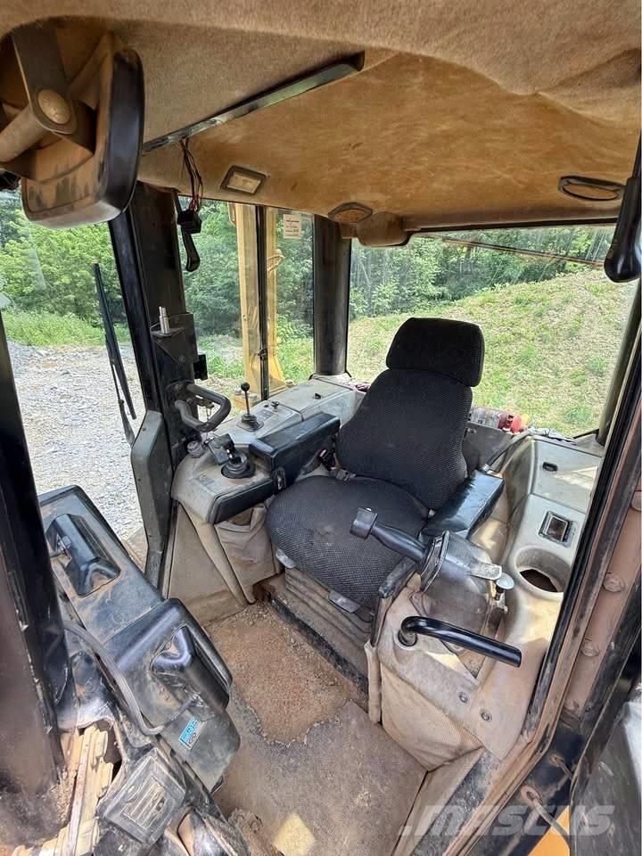 CAT D 6 N XL ブルドーザー