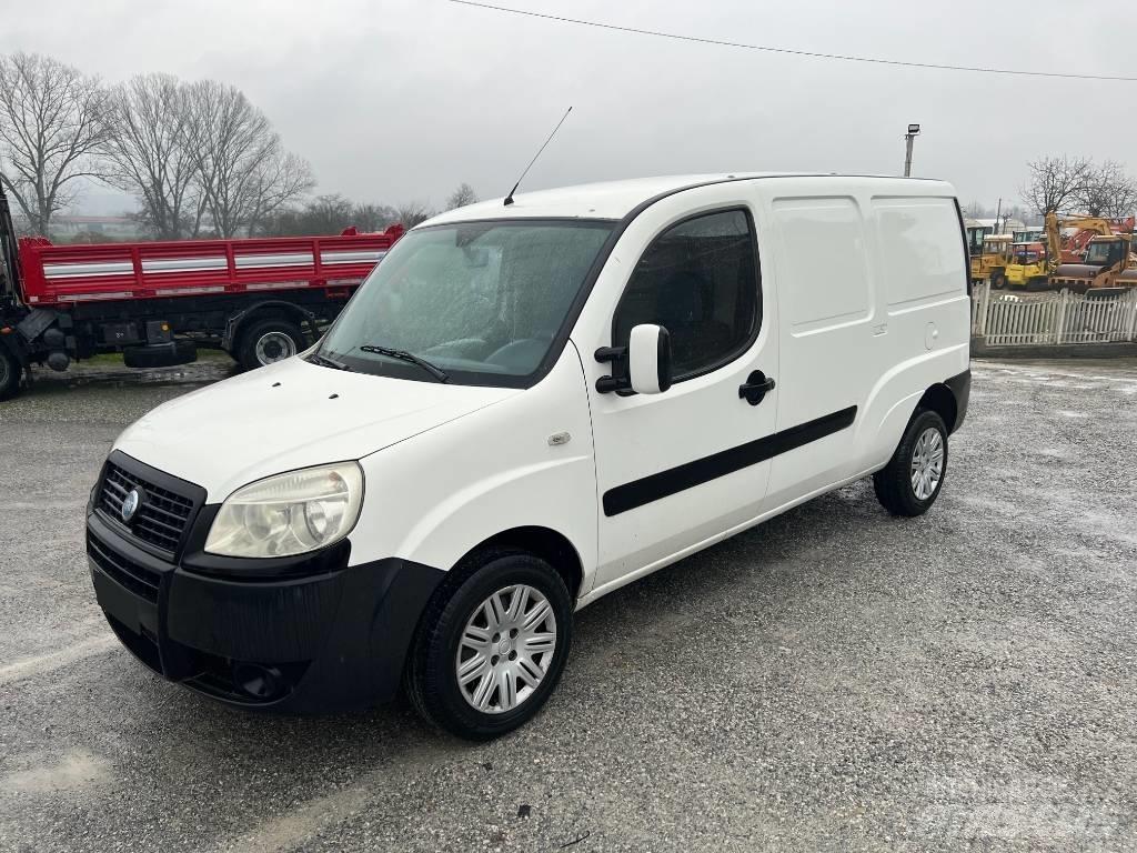 Fiat Doblo Cargo パネルバン