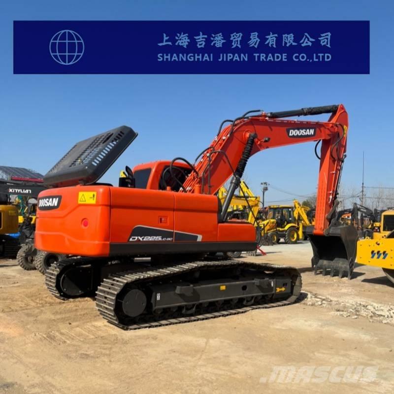 Doosan DX 225 大型油圧ショベル12t以上（パワーショベル・ユンボ）