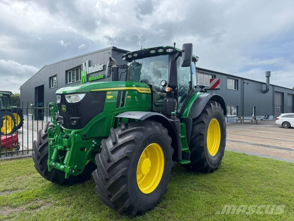 John Deere 6R 250 トラクター