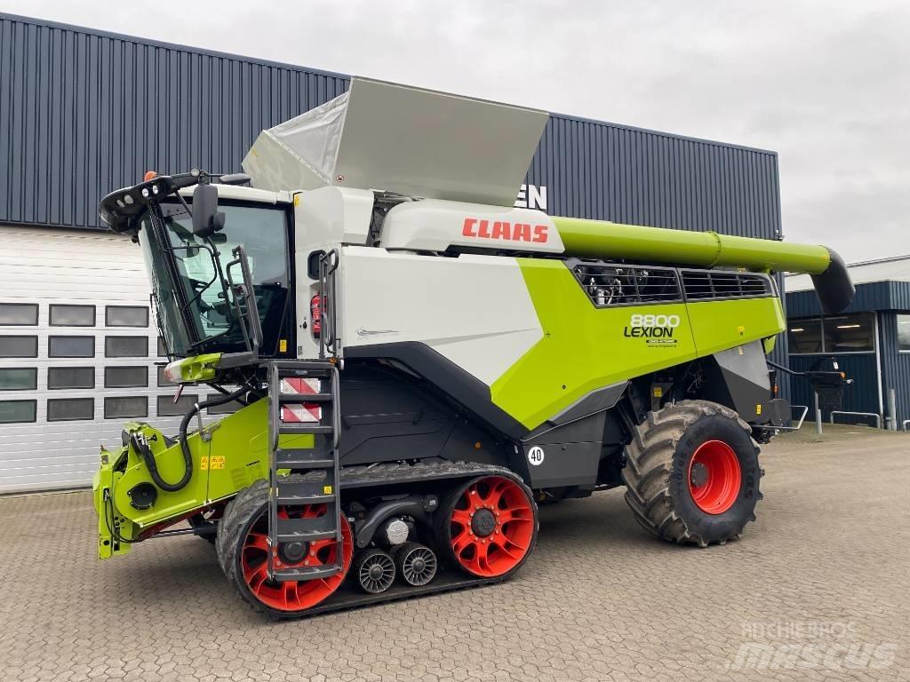 CLAAS Lexion 8800 TT コンバイン