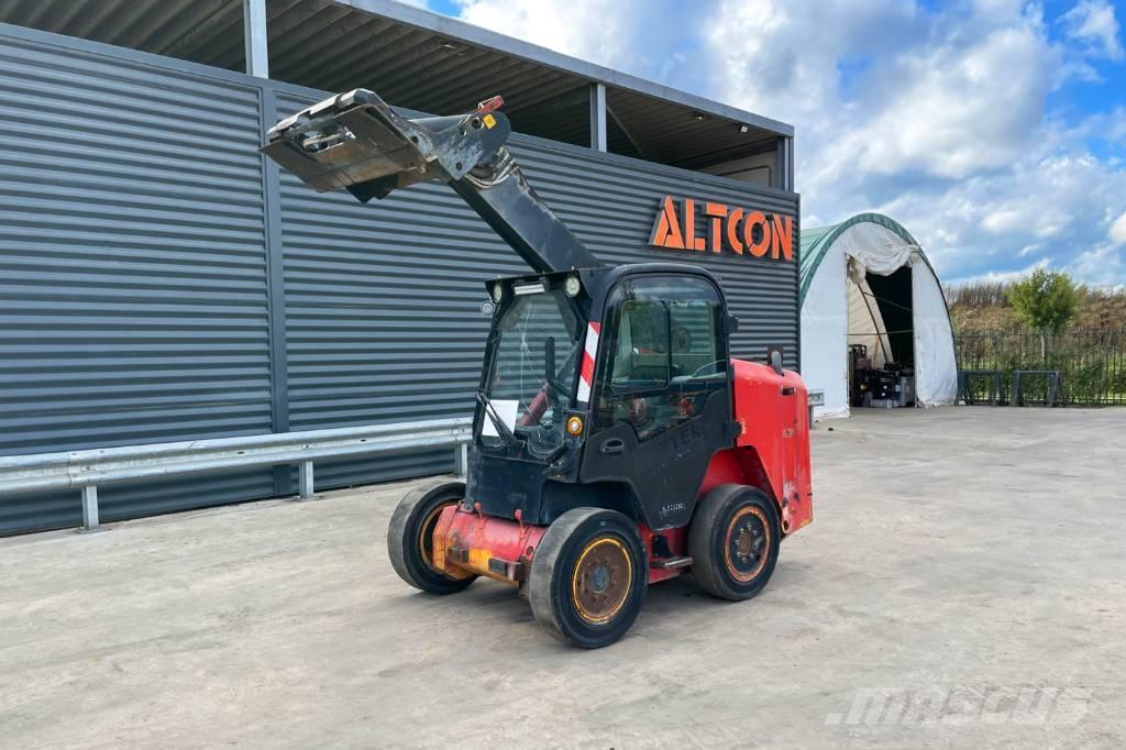 JCB R260 スキッドステアローダー