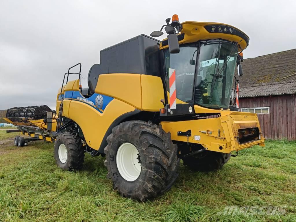 New Holland CX6.80 コンバイン