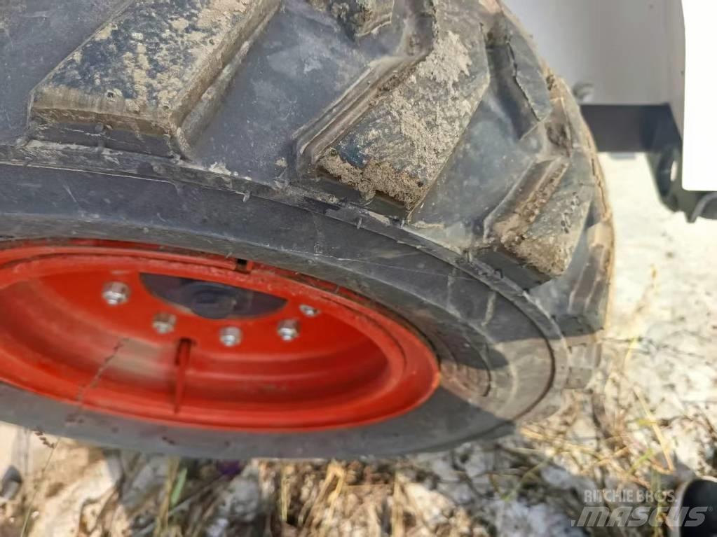 Bobcat S 18 スキッドステアローダー